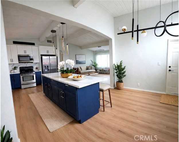 22027 Viscanio Rd - Photo 2 of 8