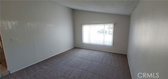 15038 Hiawatha St - Photo 4 of 5