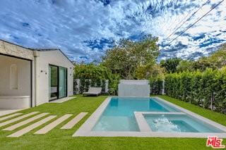 4703 Saloma Ave - Photo 3 of 8