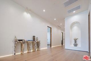 4703 Saloma Ave - Photo 5 of 8