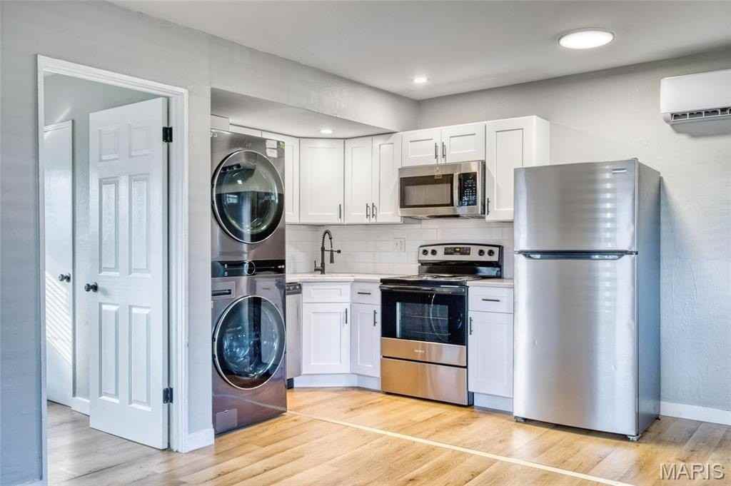 4156 Folsom Ave #C - Photo 3 of 11