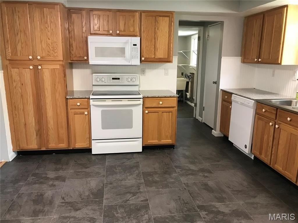 11107 Leisure Ln - Photo 5 of 24