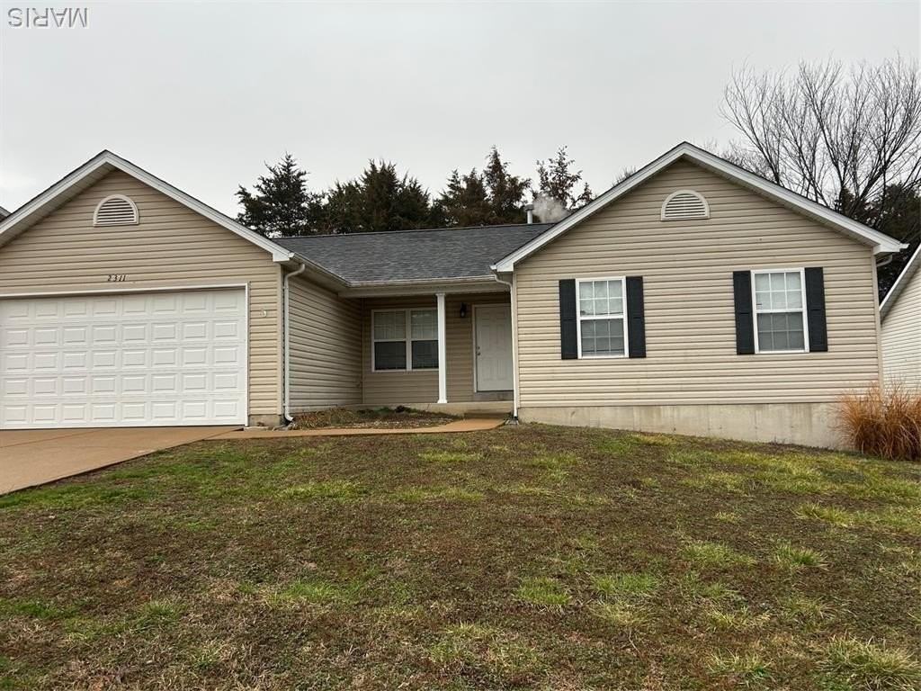 2311 Garden Ln - Photo 2 of 14