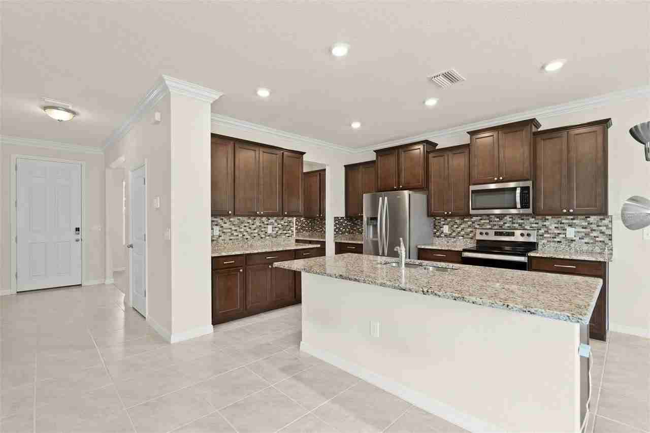 2927 Greenleaf Ter - Photo 7 of 48