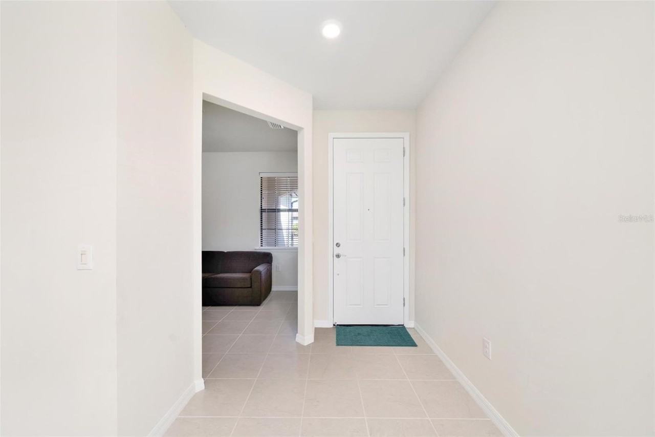 13161 Oriago St - Photo 5 of 38