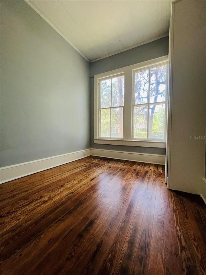 414 Ne 5th Ave #2 - Photo 7 of 9