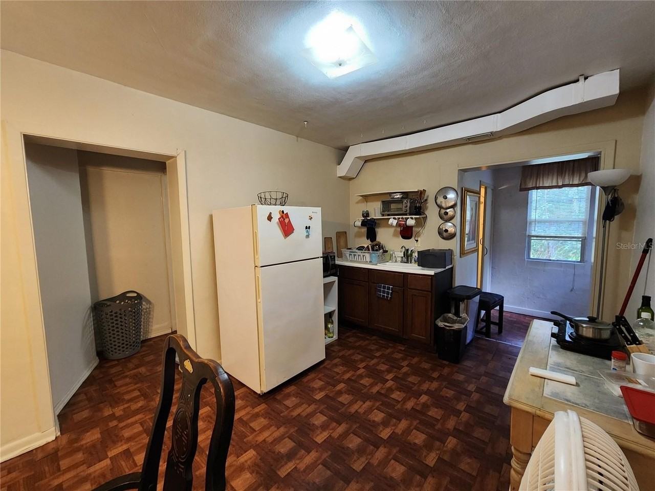 1030 Ne 9th St #C - Photo 6 of 6