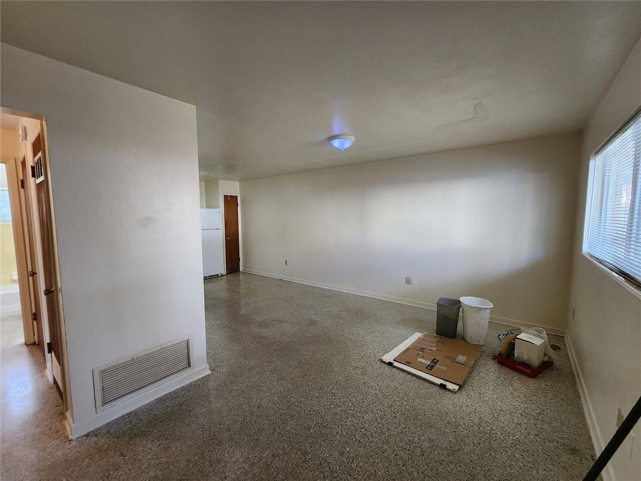 1912 Nw 9th St - Photo 5 of 23