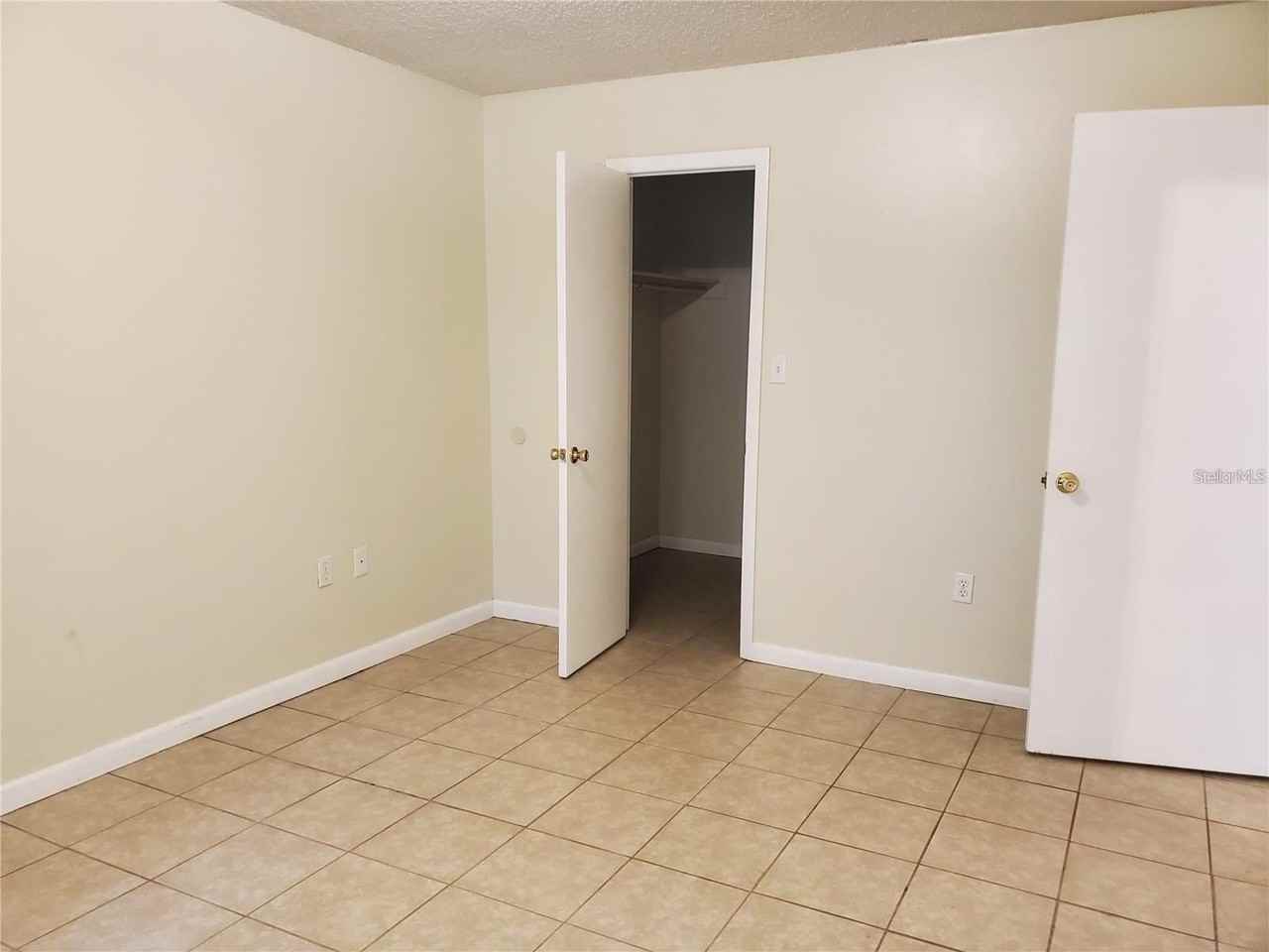 734 Shakespeare Dr - Photo 7 of 9