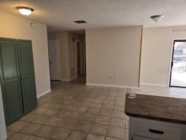 503 Lewis St - Photo 5 of 14