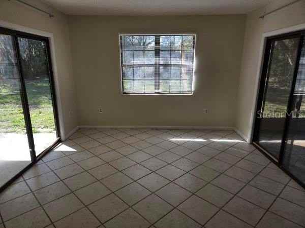 503 Lewis St - Photo 6 of 14