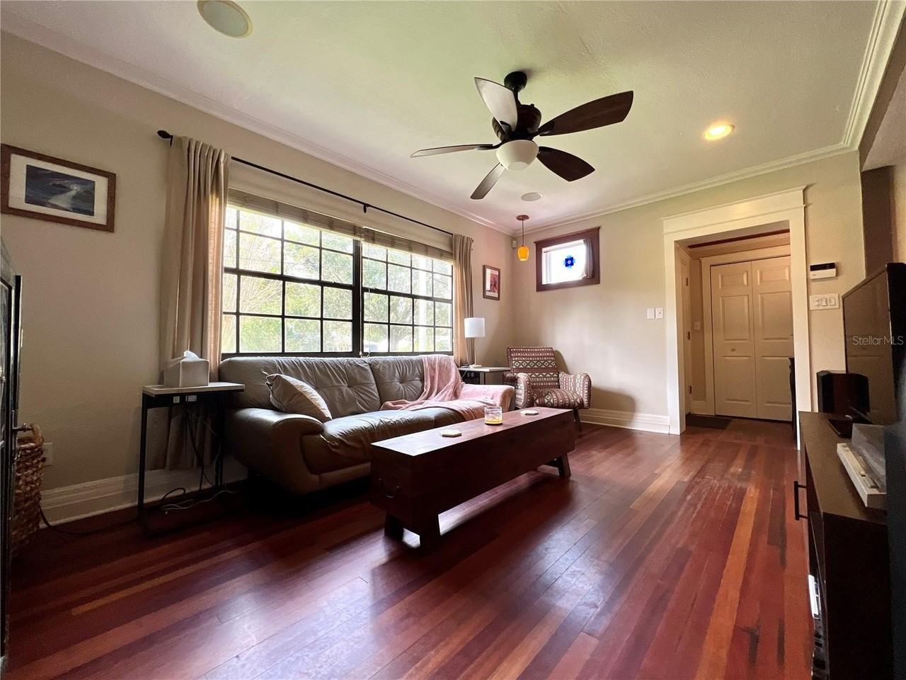 717 S Hampton Ave - Photo 6 of 16