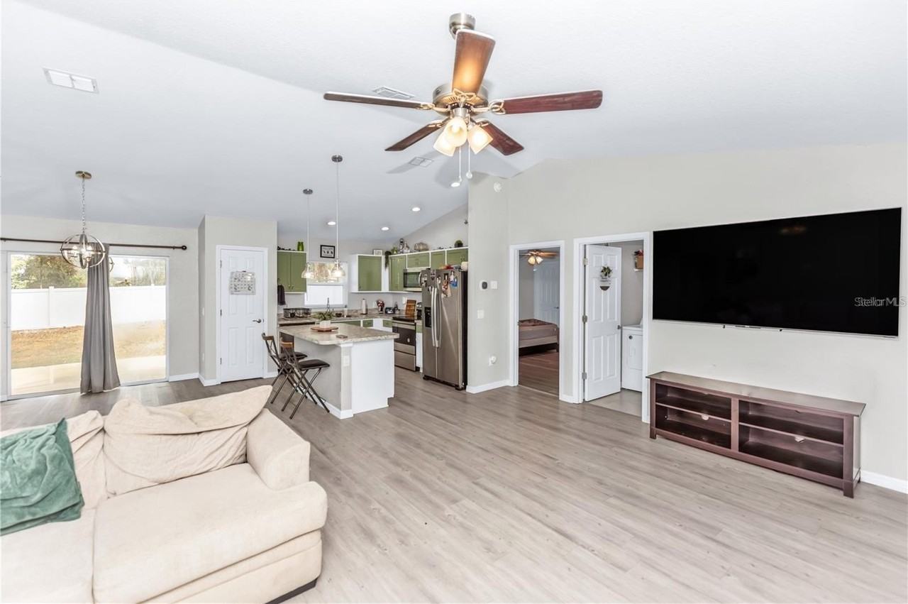 485 Marion Oaks Mnr - Photo 3 of 3