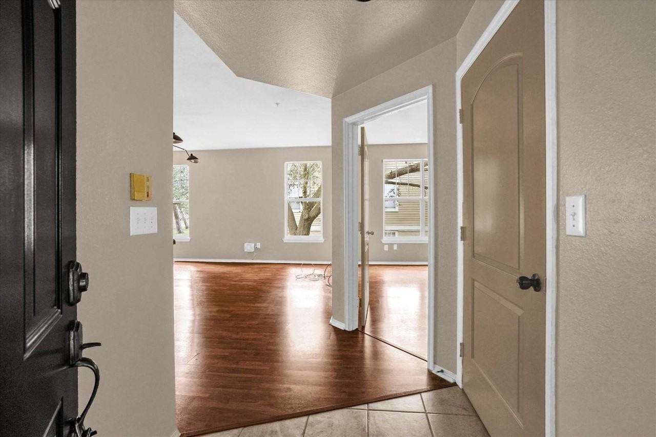 404 Summit Ridge Pl #204 - Photo 4 of 23