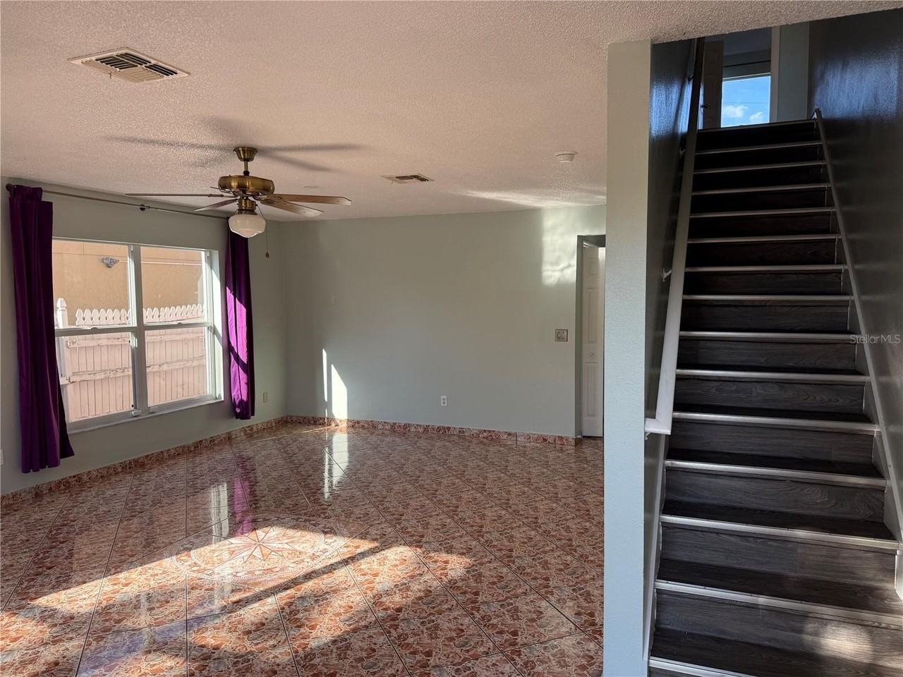 1219 Kempton Chase Pkwy - Photo 2 of 42