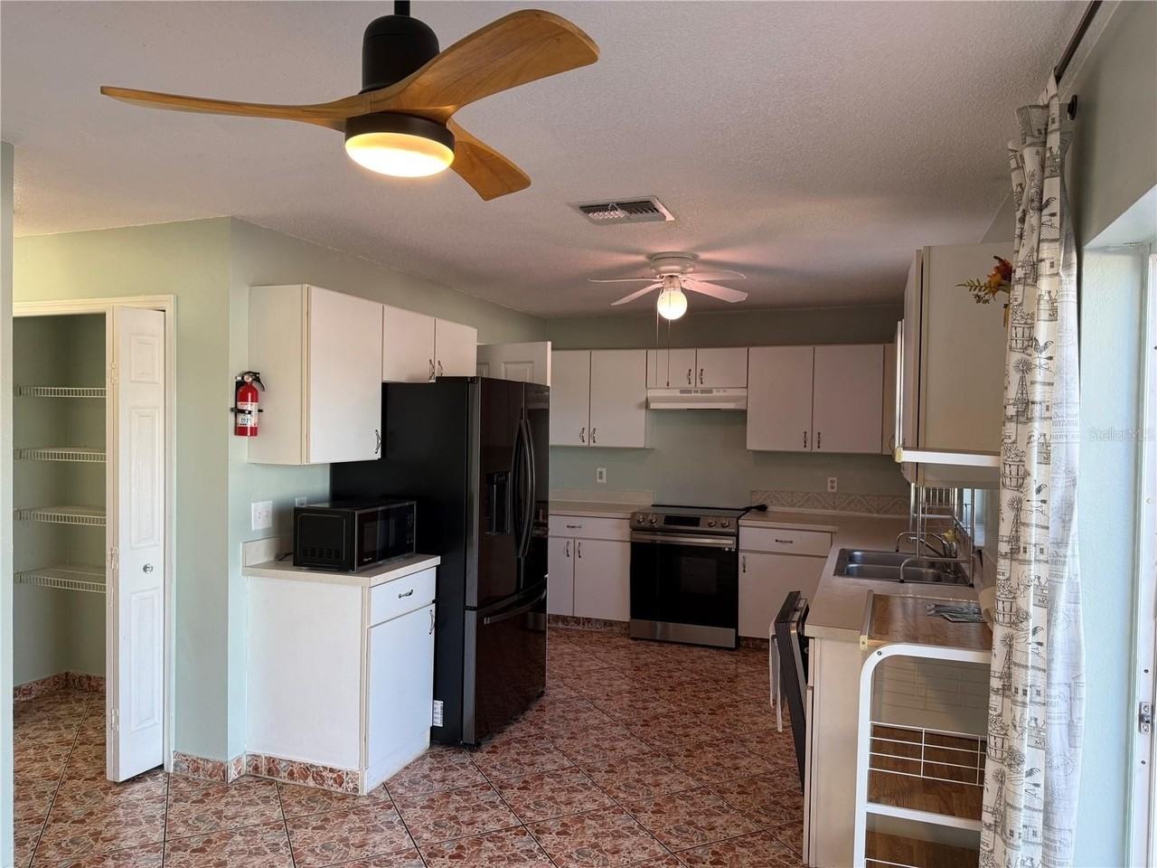 1219 Kempton Chase Pkwy - Photo 6 of 42