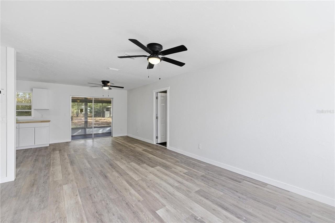 3717 Sw Idlewild St - Photo 2 of 12