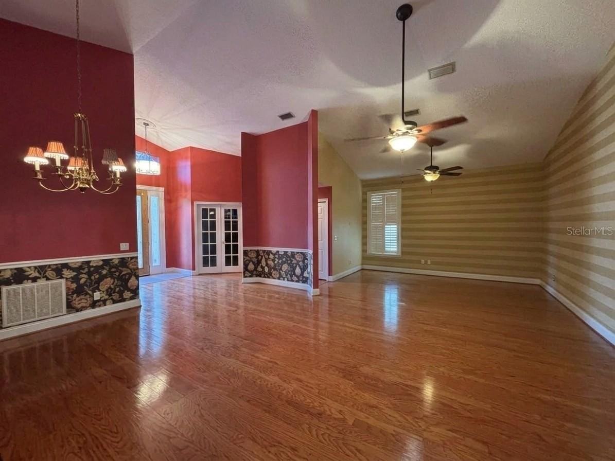 304 Niblick Cir - Photo 5 of 26