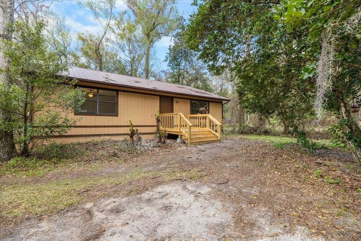 220 Hickory St - Photo 2 of 31