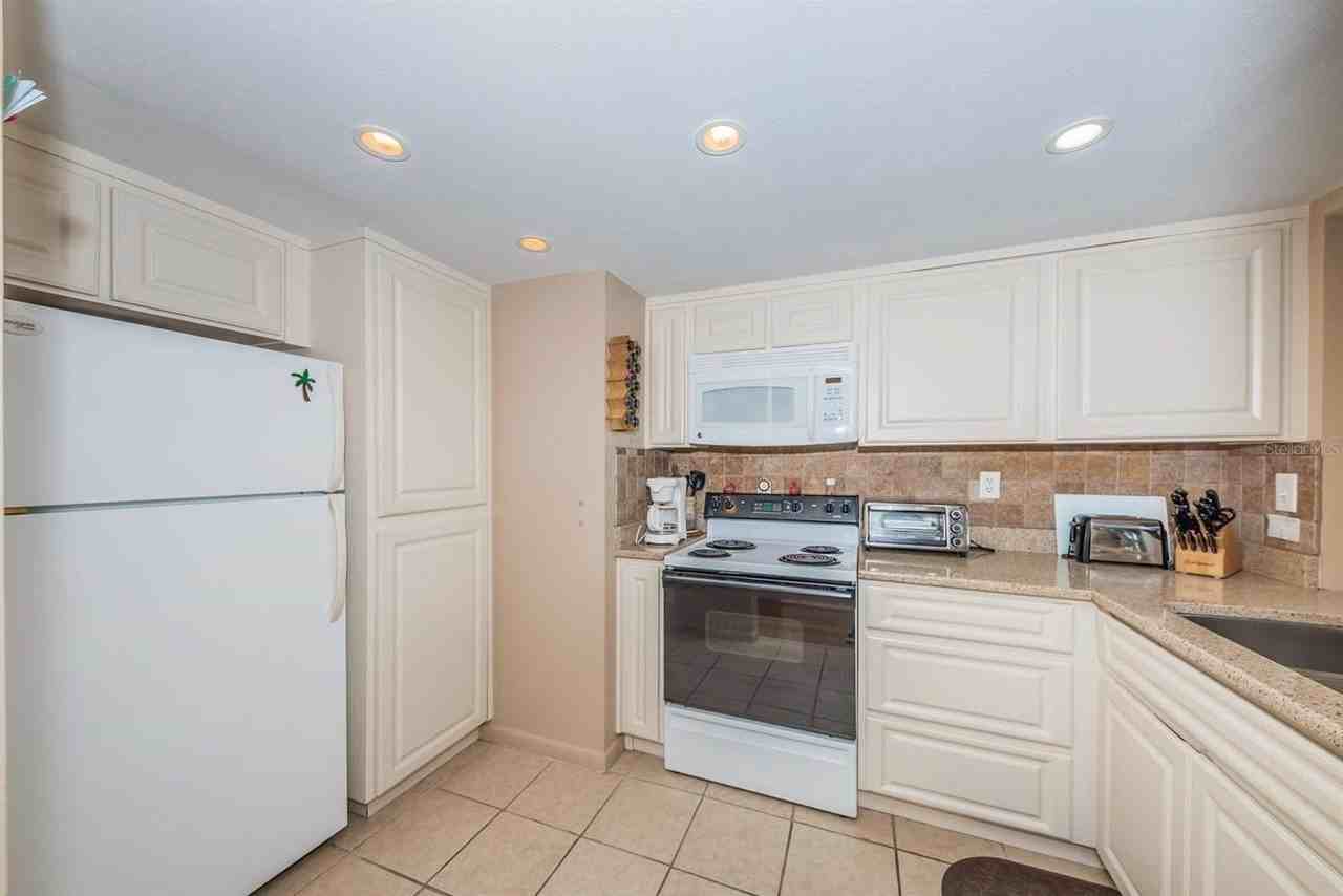 6218 Palma Del Mar Blvd S #401 - Photo 3 of 18