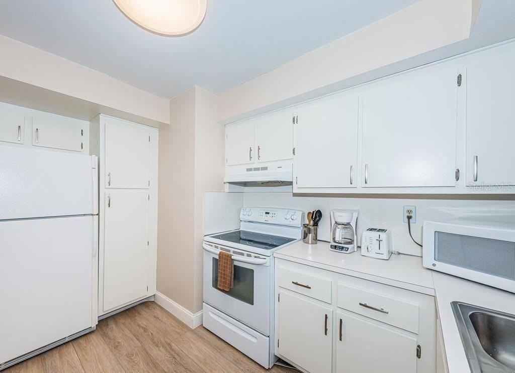 6218 Palma Del Mar Blvd S #507 - Photo 6 of 24