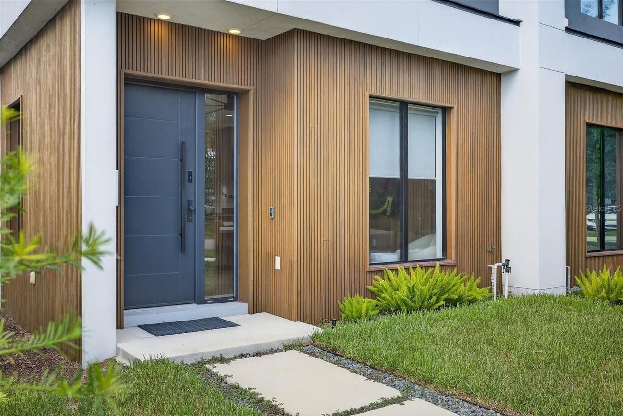 423 W Amelia Ave #2 - Photo 3 of 50