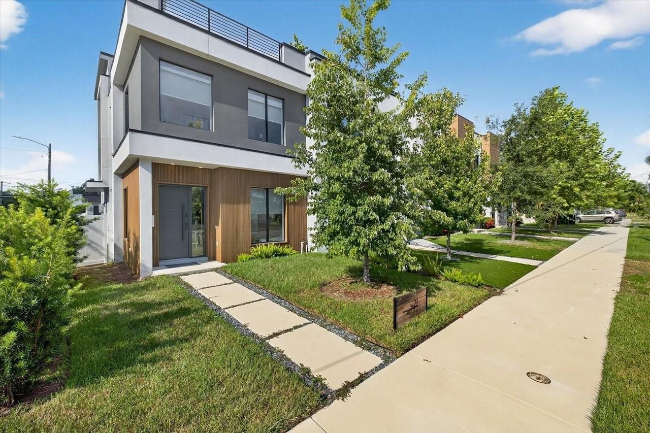 423 W Amelia Ave #2 - Photo 7 of 50