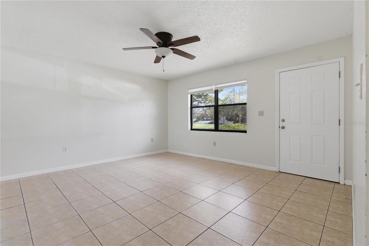 216 4th Ave Sw #A - Photo 3 of 17