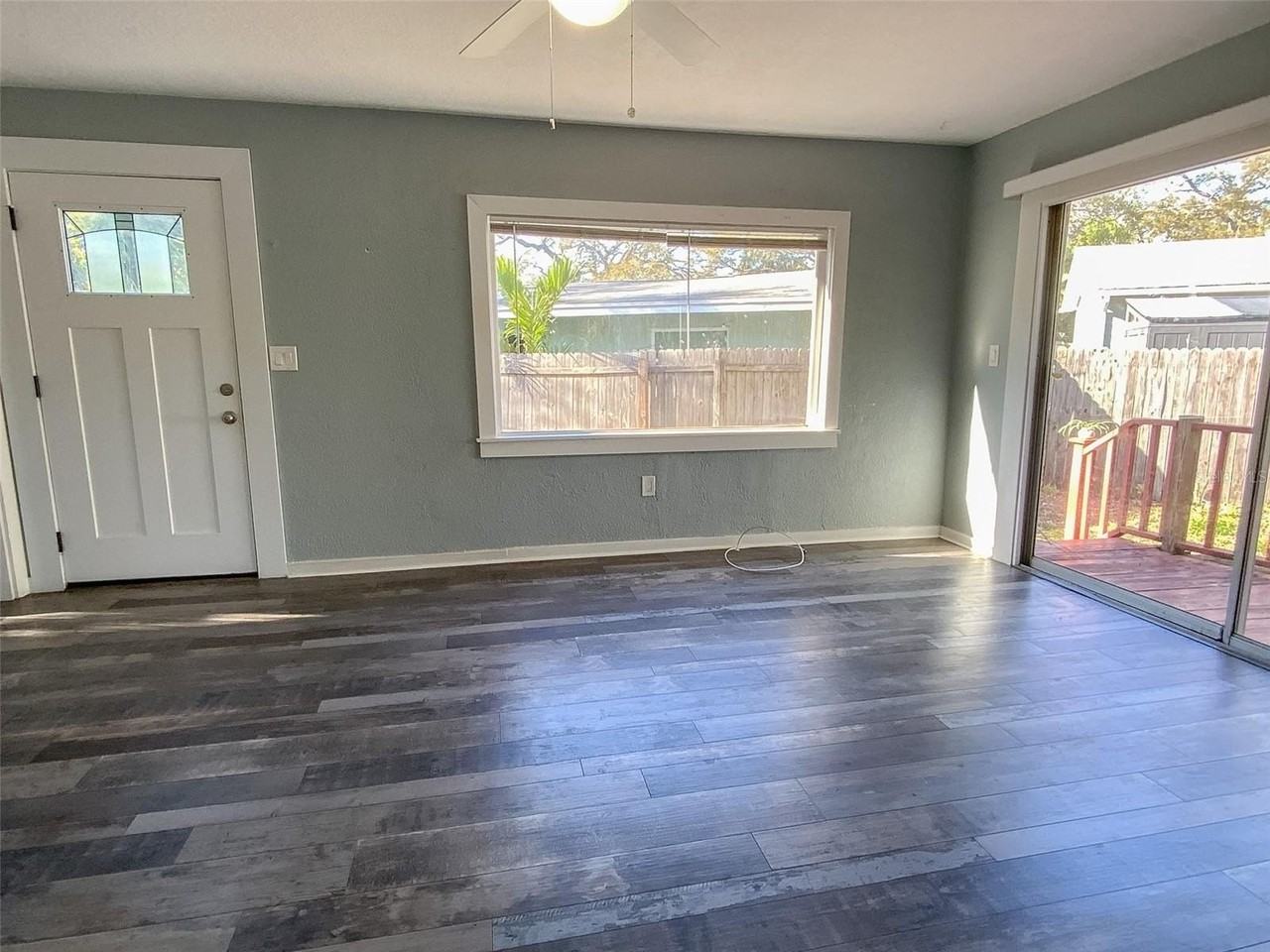 719 Bay St - Photo 2 of 25