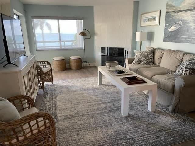 113 1st St E #103 - Photo 5 of 32