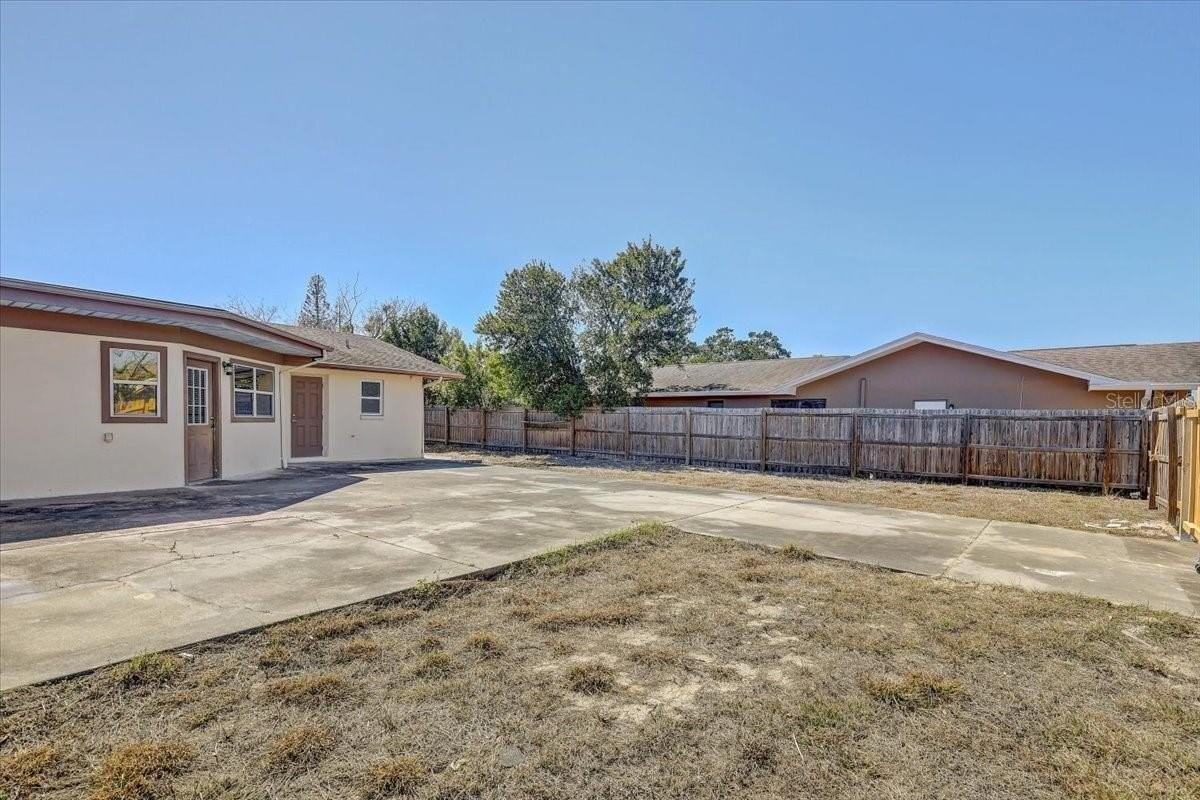 7012 Pin Cherry Ln - Photo 7 of 50