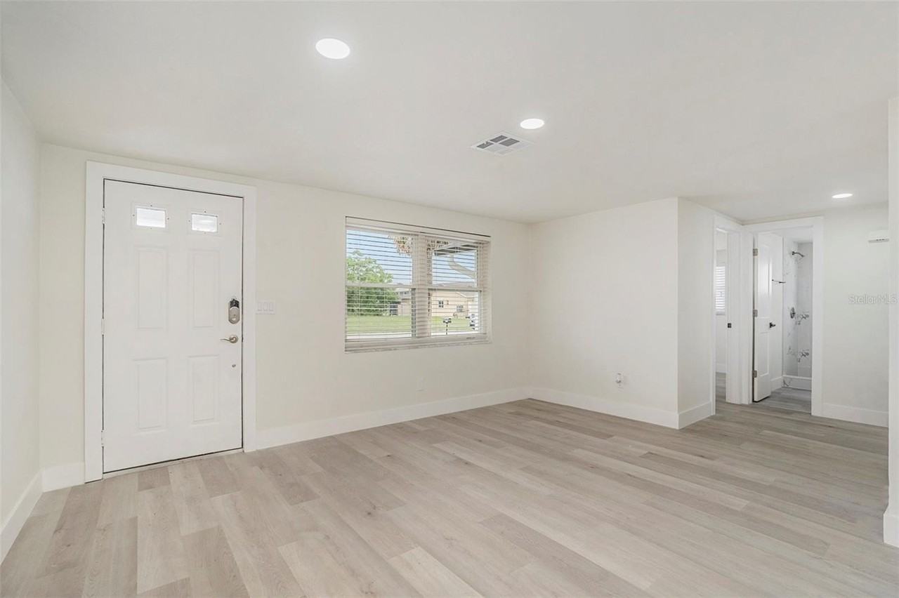 15606 Allmand Dr - Photo 6 of 34