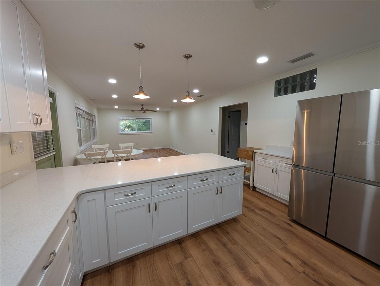 8481 S Great Oaks Dr - Photo 2 of 32