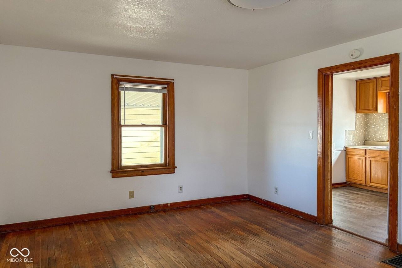 217 E 39th St - Photo 5 of 16