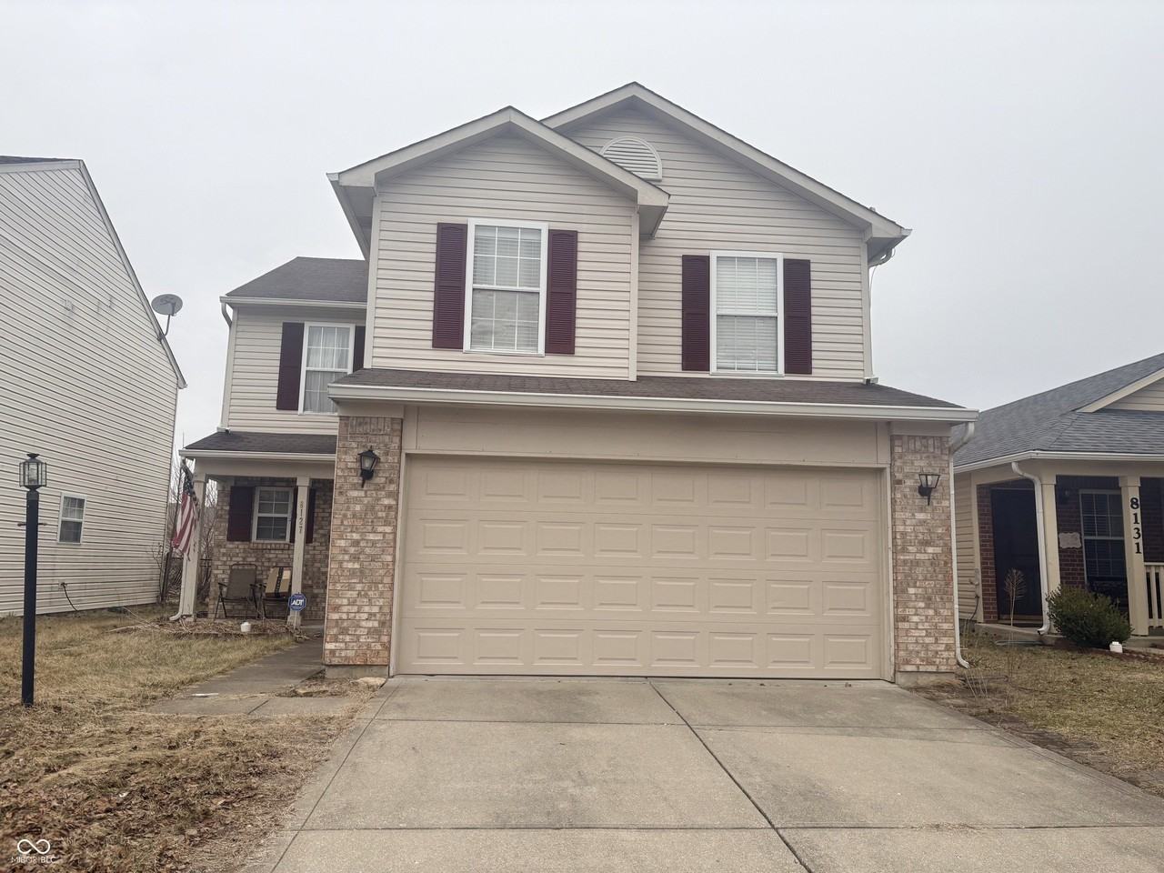 8127 Maple Stream Blvd - Photo 2 of 31