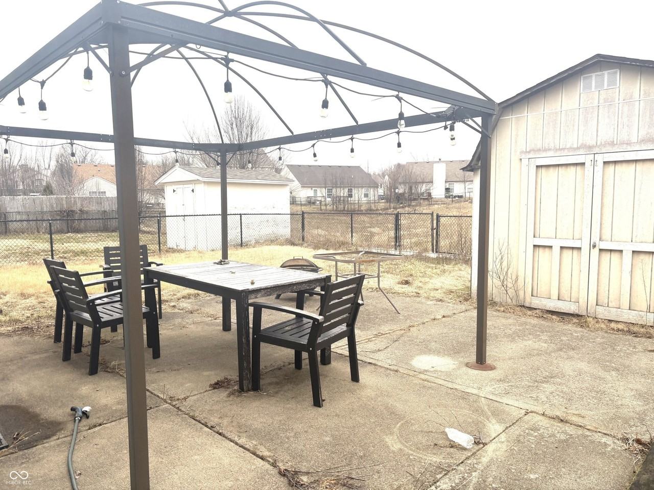 8127 Maple Stream Blvd - Photo 6 of 31