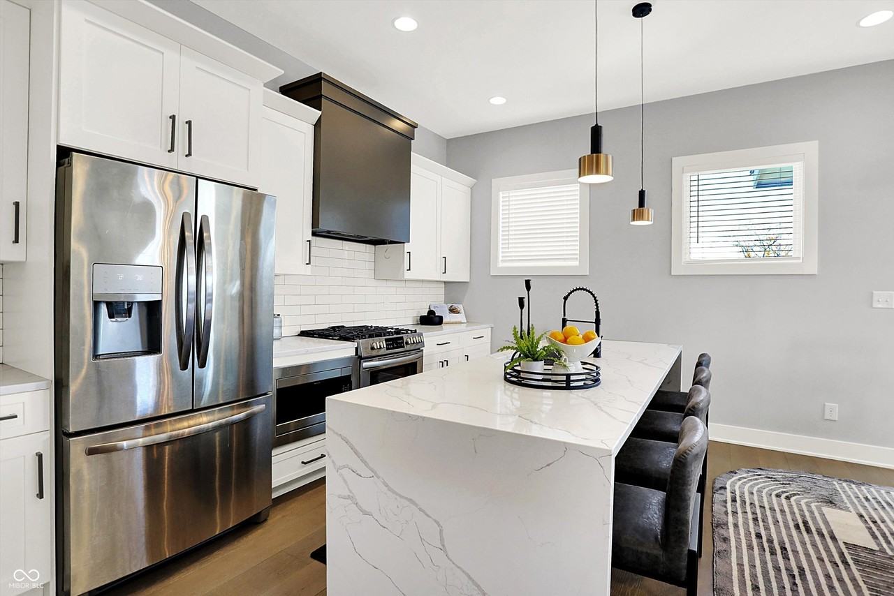 816 E 21st St - Photo 7 of 37