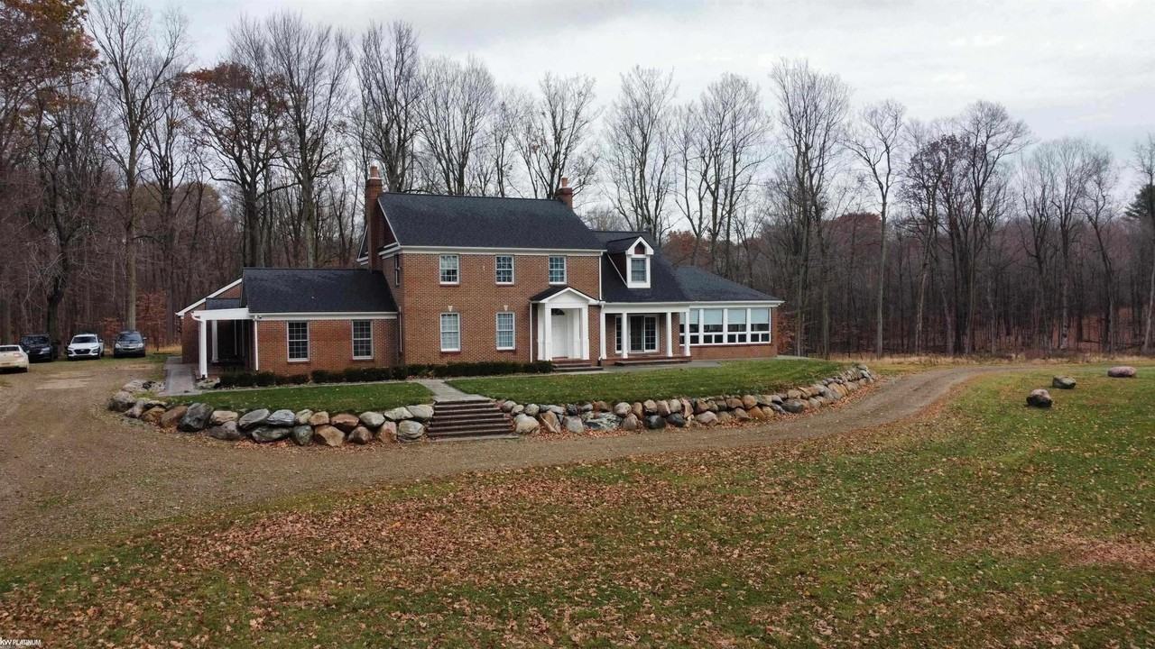 2401 E Brocker Rd - Photo 6 of 26