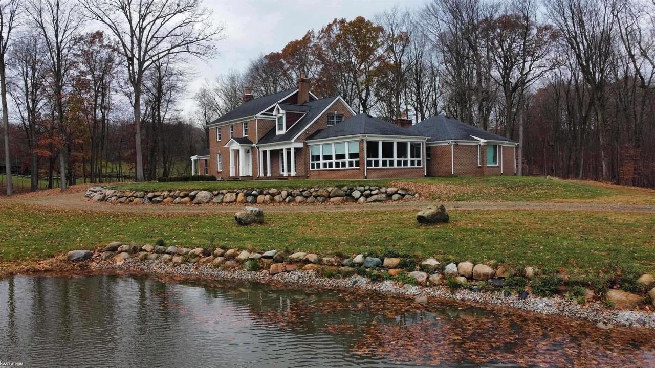 2401 E Brocker Rd - Photo 7 of 26