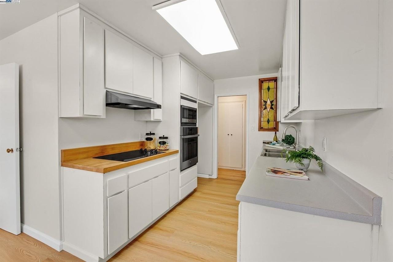 30847 Prestwick Ave - Photo 2 of 4