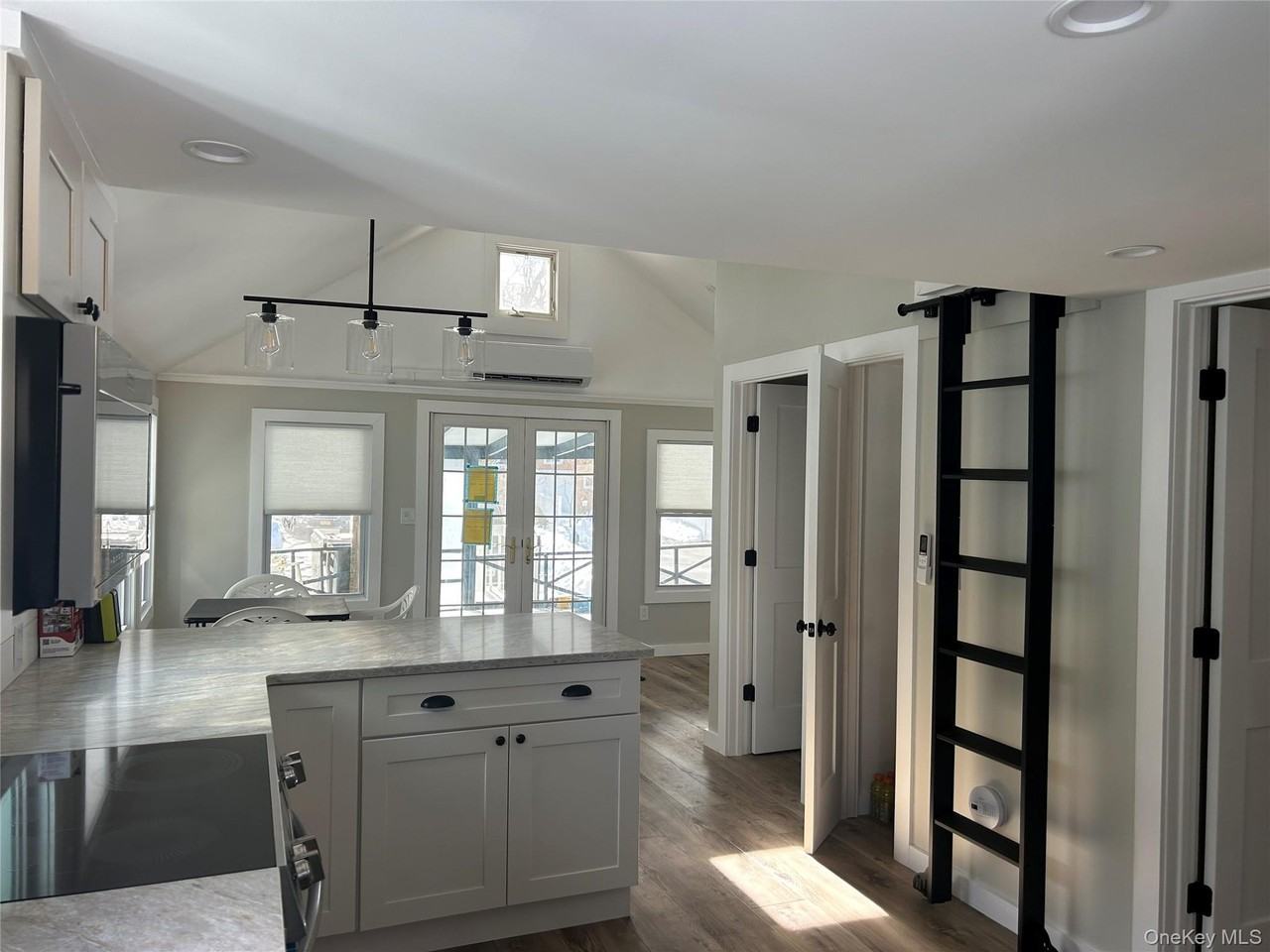 7 Cedar Ave - Photo 4 of 11