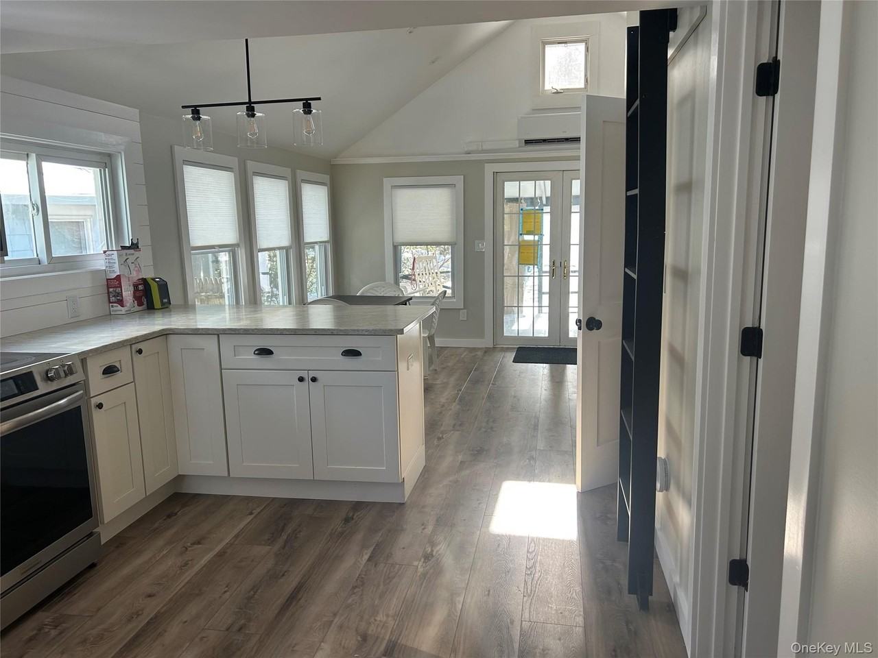 7 Cedar Ave - Photo 5 of 11