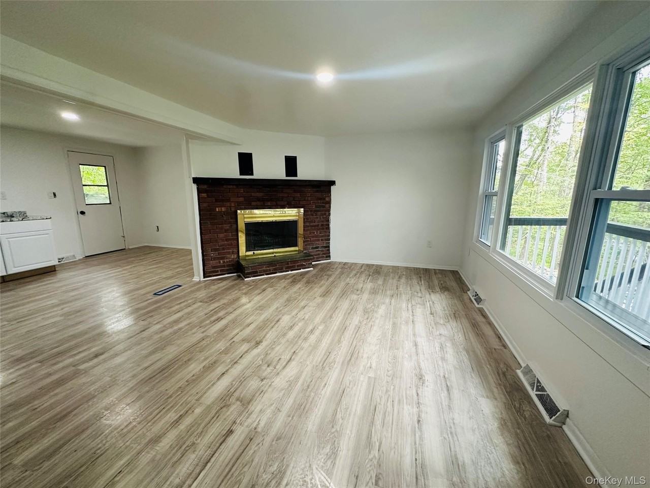 63 Rio Dam Rd - Photo 4 of 12