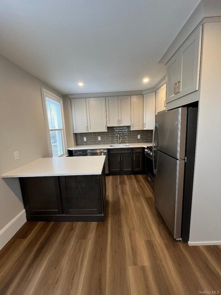 19 Hudson Ter Apt 2nd - Photo 4 of 18