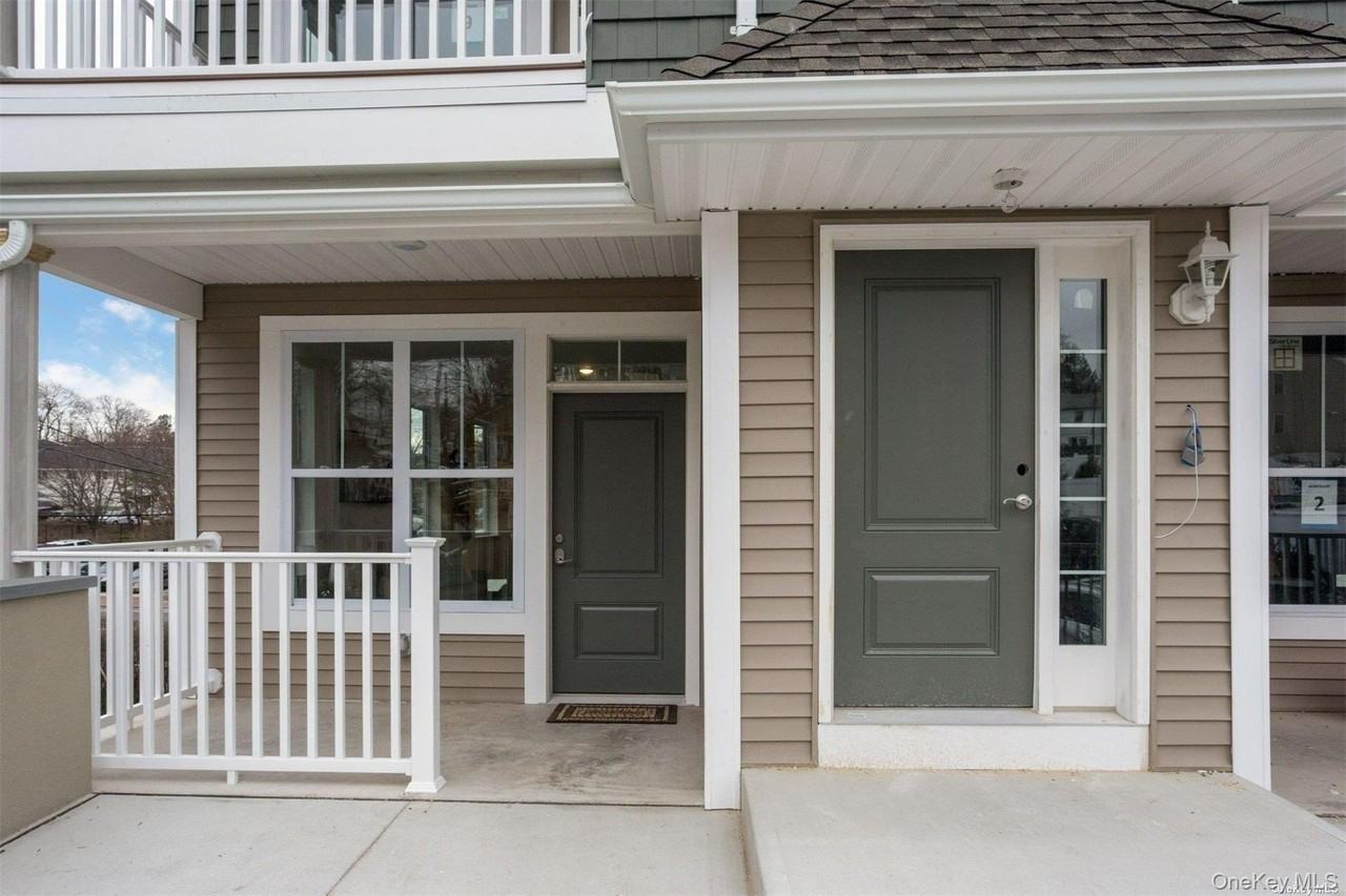 1046 New York Ave Apt 11 - Photo 2 of 23