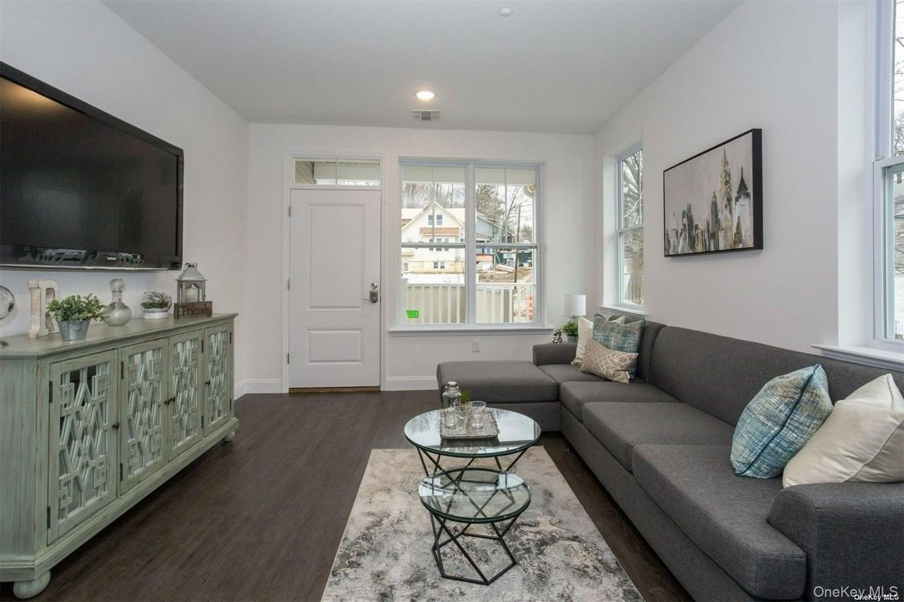 1046 New York Ave Apt 11 - Photo 5 of 23