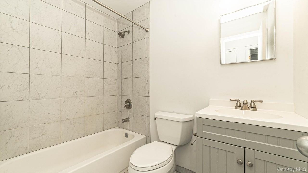 14 Bellemeade Ave Apt 1 - Photo 3 of 8