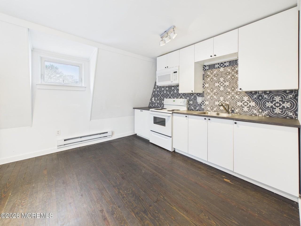 154 Vansant Ave Apt 3 - Photo 4 of 12