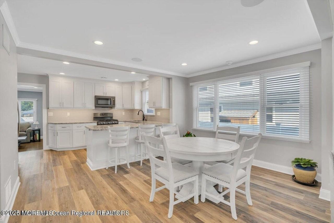 219 Baltimore Avenue - Photo 6 of 38