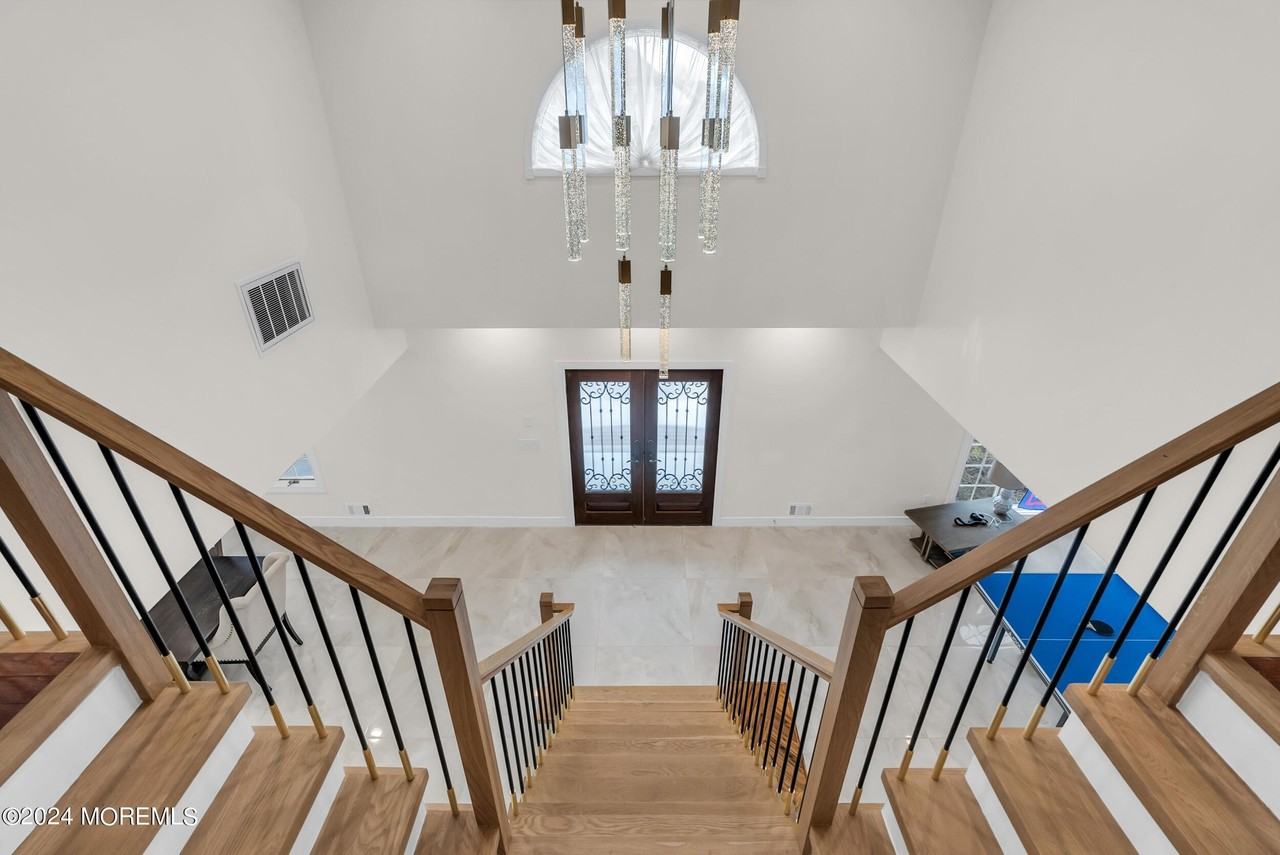 22 Meadow Ln - Photo 6 of 38